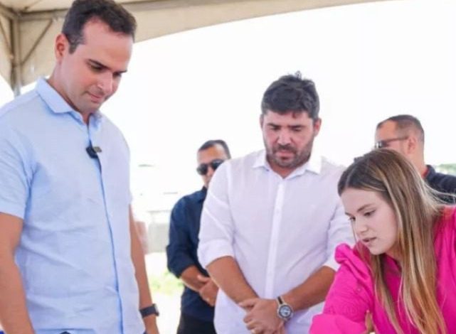 Photo of Governador em exercício, Lucas Ribeiro visita obras no Vale do Piancó